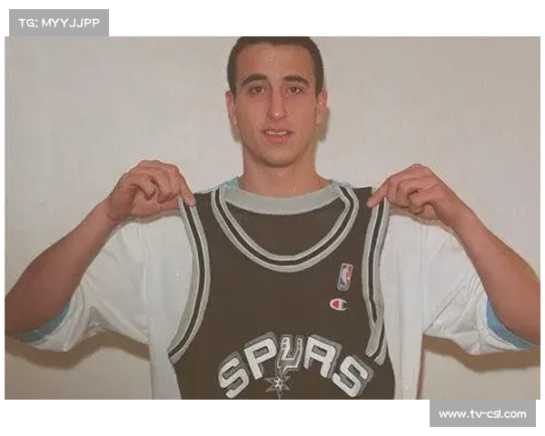 退役NBA球员吉诺比利执教少年队，传授欧洲步技巧